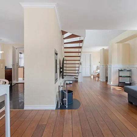 Spacious Retreat In 別荘 *