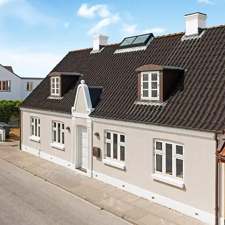 Spacious Retreat In Løkken